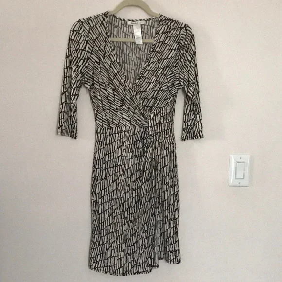 thml dress THML Ebony & Ivory Floral Print Maxi Dress XSmall